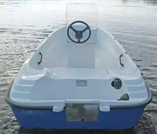 Стеклопластиковая лодка Пингвин с консолью (тримаран) в Жуковском