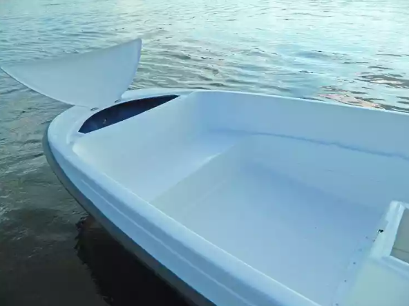 Стеклопластиковая лодка Пингвин с консолью (тримаран) в Жуковском