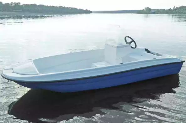 Стеклопластиковая лодка Пингвин с консолью (тримаран) в Жуковском