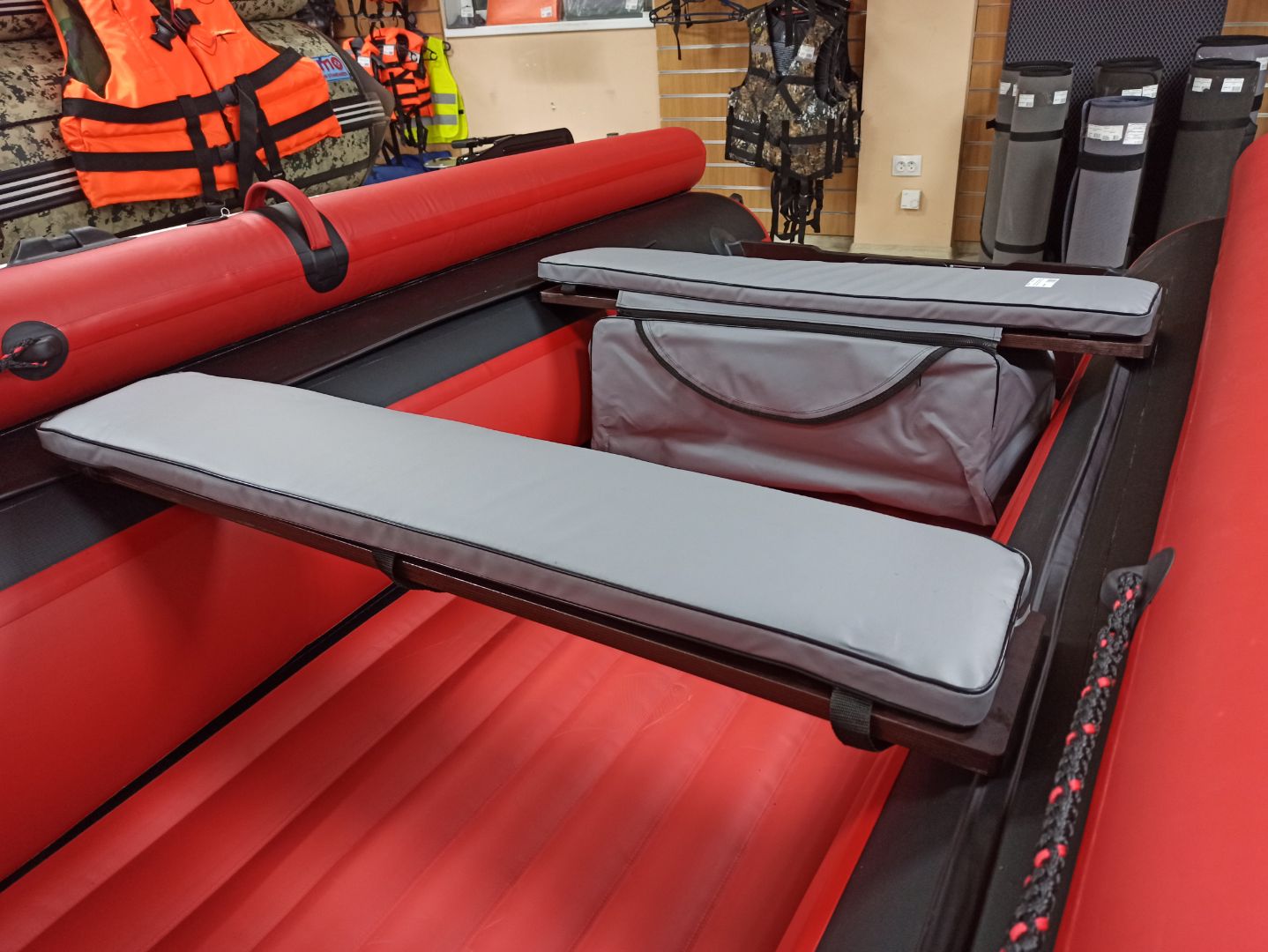 КОМПЛЕКТ МЯГКИХ НАКЛАДОК С СУМКОЙ ДЛЯ ЛОДОК 110Х20 СЕРЫЙ в Жуковском