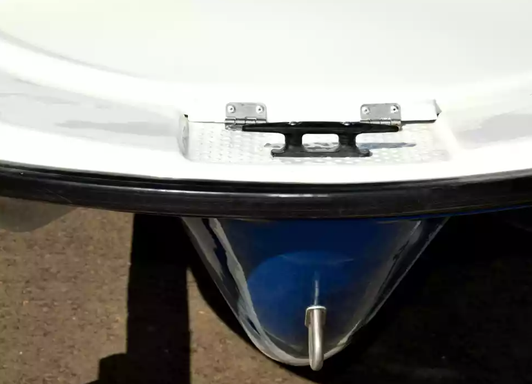 Стеклопластиковая лодка Пингвин с консолью (тримаран) в Жуковском