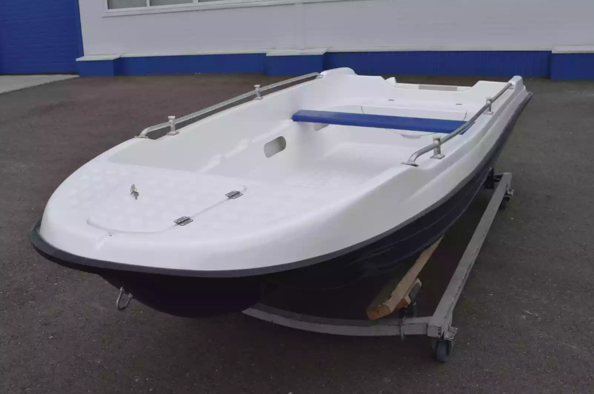Стеклопластиковая лодка Пингвин New (тримаран) в Жуковском