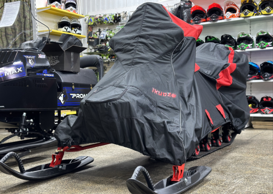 Чехол транспорт. снегохода IKUDZO HUNTER черно-красный Оксфорд ПРЕМИУМ качества с лого IKUDZO в Жуковском