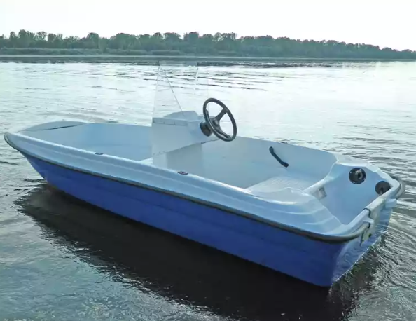 Стеклопластиковая лодка Пингвин с консолью (тримаран) в Жуковском