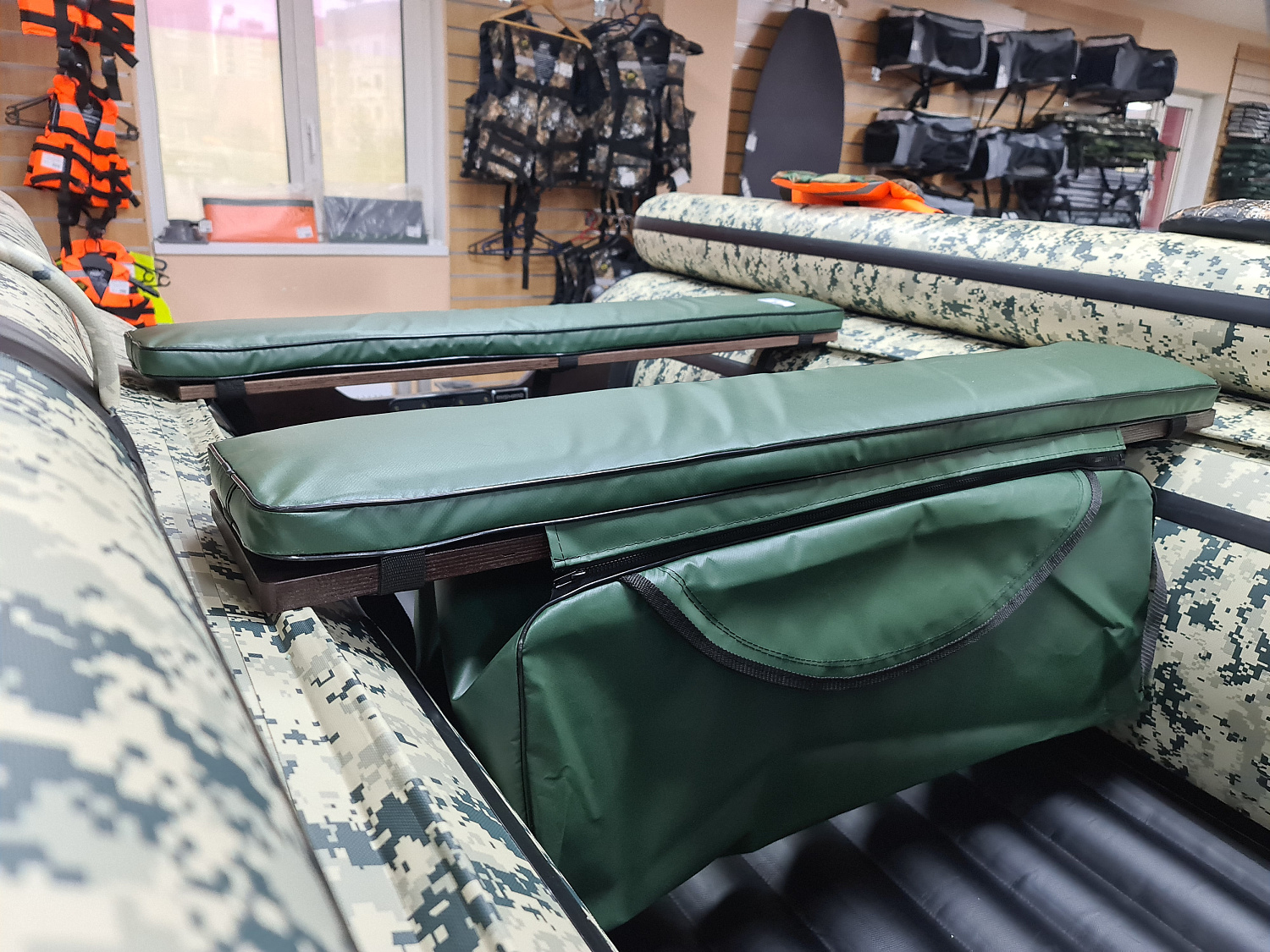 КОМПЛЕКТ МЯГКИХ НАКЛАДОК С СУМКОЙ ДЛЯ ЛОДОК 110Х20 ЗЕЛЕНЫЙ в Жуковском